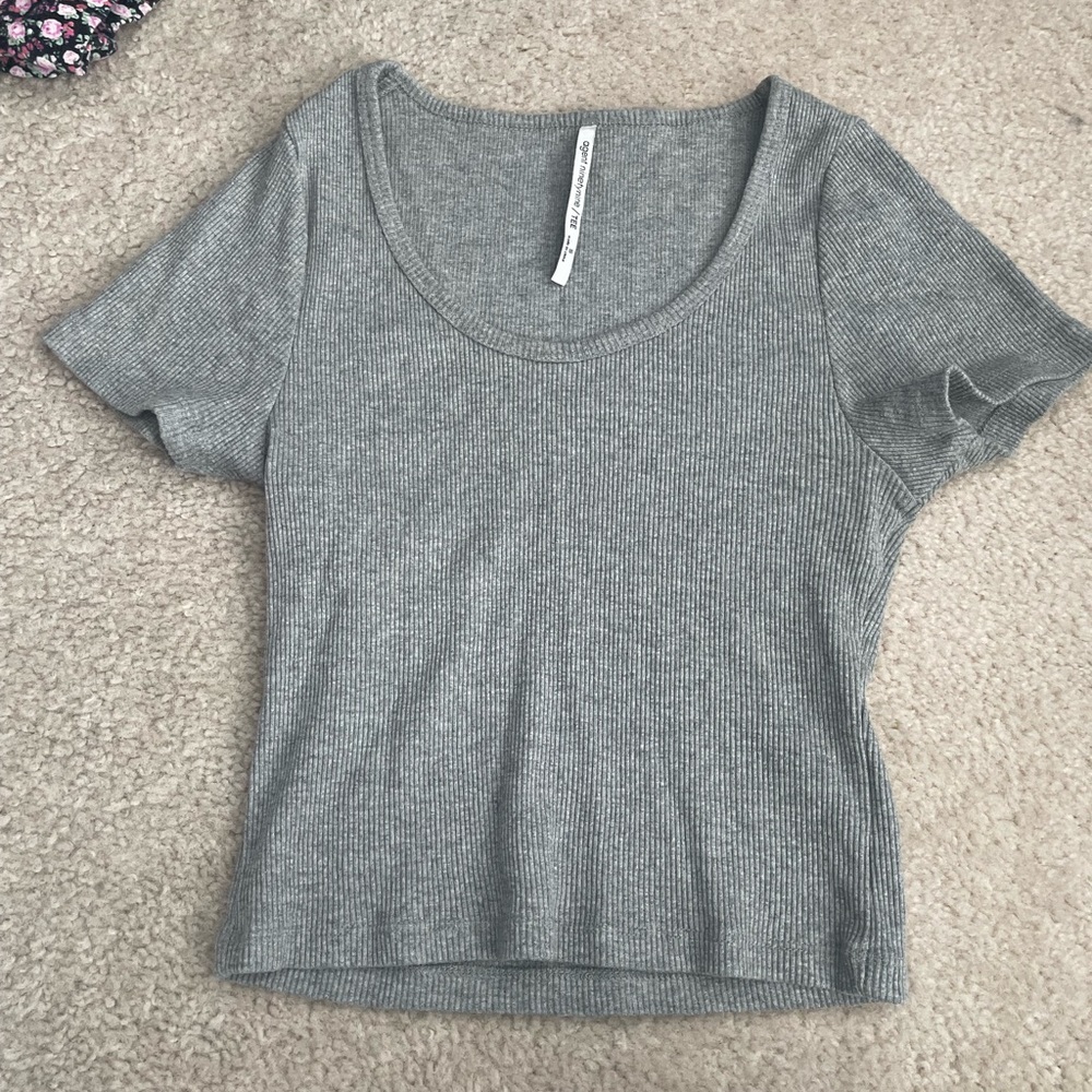 gray ribbed crop top
